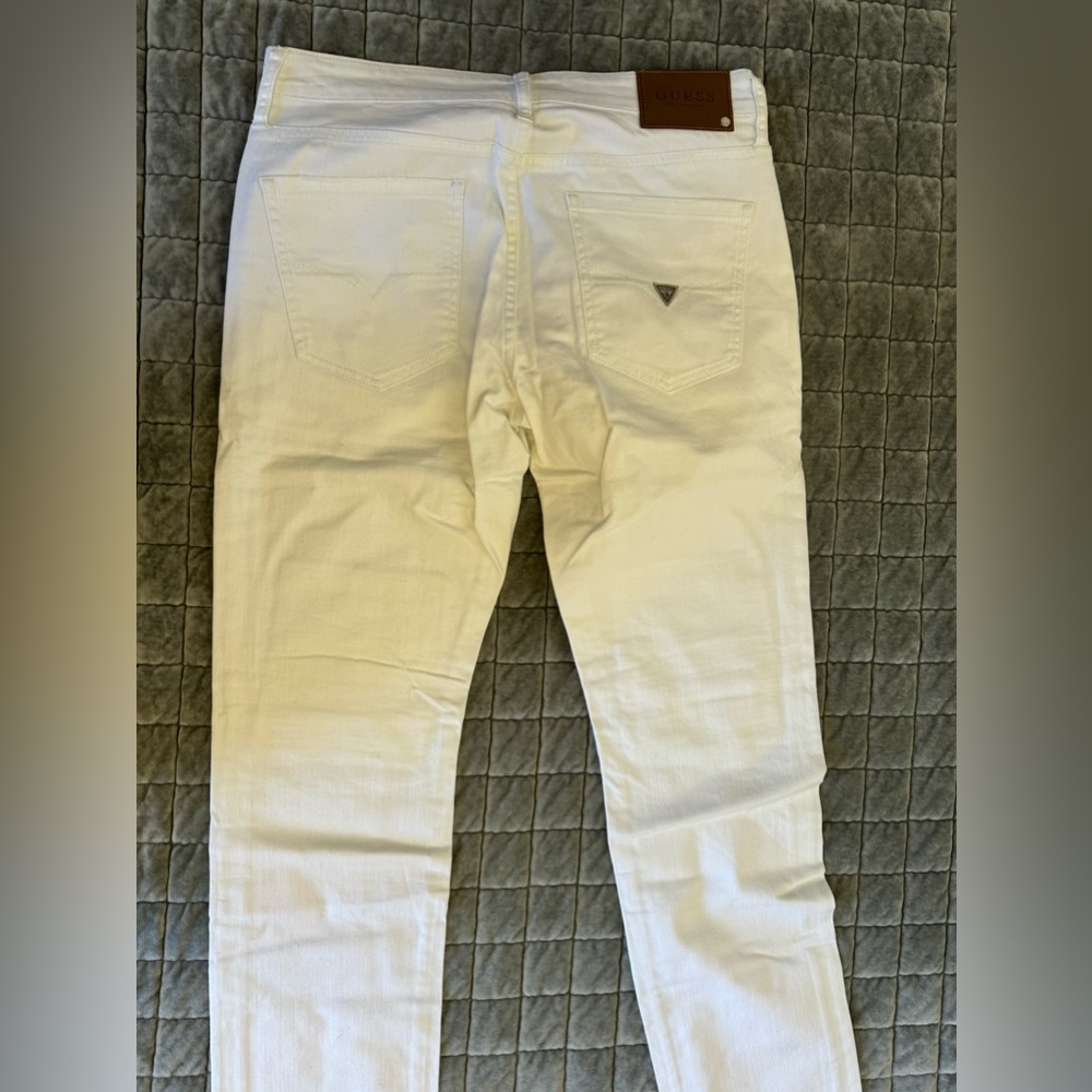 All White Guess Jeans Size 33 Men Tapered Slim